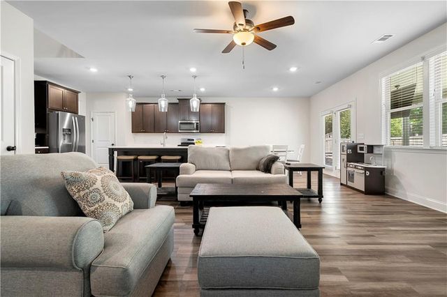 225 Gallant Fox Way, Acworth, GA 30102