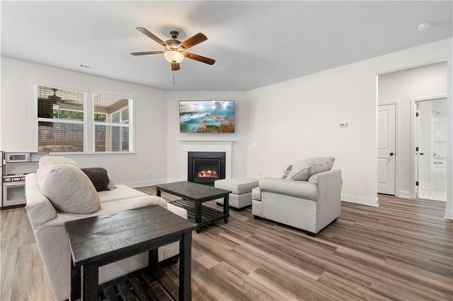 225 Gallant Fox Way, Acworth, GA 30102