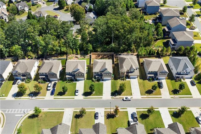 225 Gallant Fox Way, Acworth, GA 30102