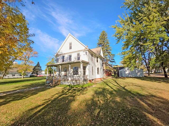 205 E 3rd Street E, Herman, MN 56248