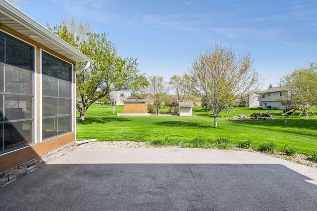 1274 Parkside Lane, Waconia, MN 55387
