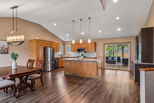 1274 Parkside Lane, Waconia, MN 55387
