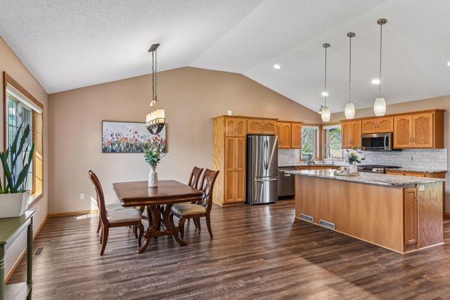 1274 Parkside Lane, Waconia, MN 55387
