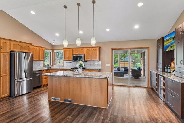 1274 Parkside Lane, Waconia, MN 55387