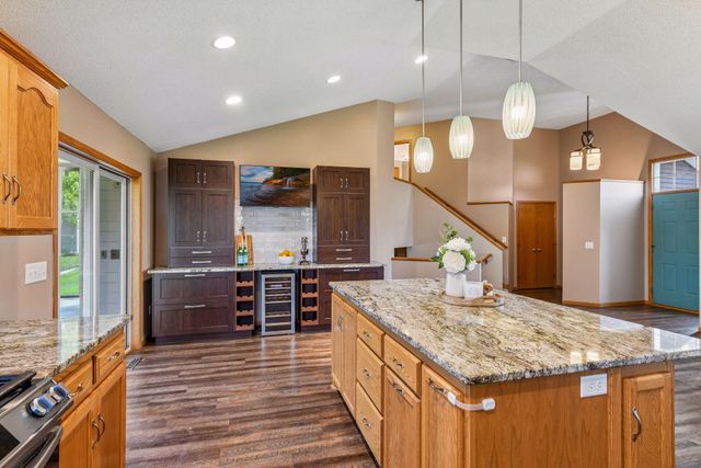 1274 Parkside Lane, Waconia, MN 55387