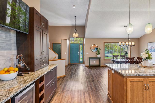 1274 Parkside Lane, Waconia, MN 55387