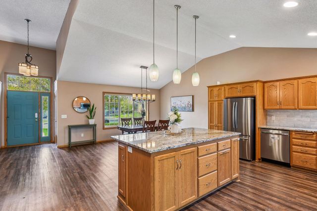 1274 Parkside Lane, Waconia, MN 55387