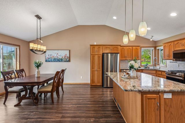 1274 Parkside Lane, Waconia, MN 55387