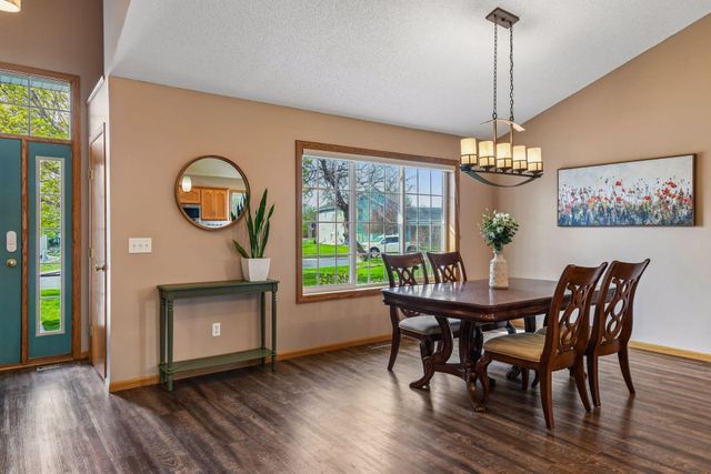 1274 Parkside Lane, Waconia, MN 55387