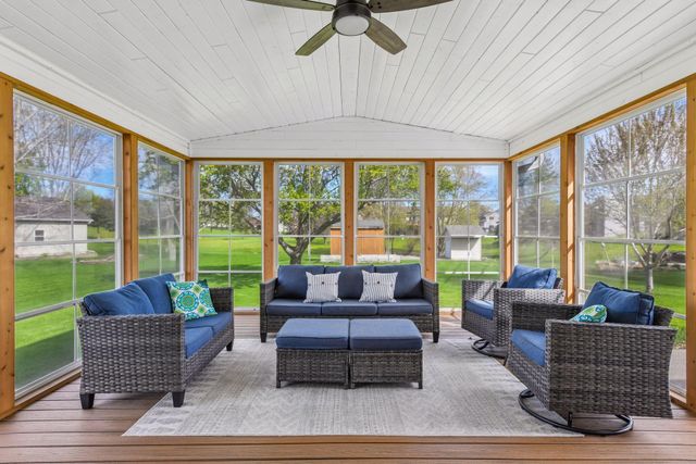 1274 Parkside Lane, Waconia, MN 55387