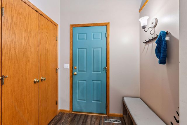 1274 Parkside Lane, Waconia, MN 55387