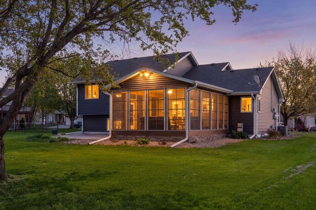 1274 Parkside Lane, Waconia, MN 55387