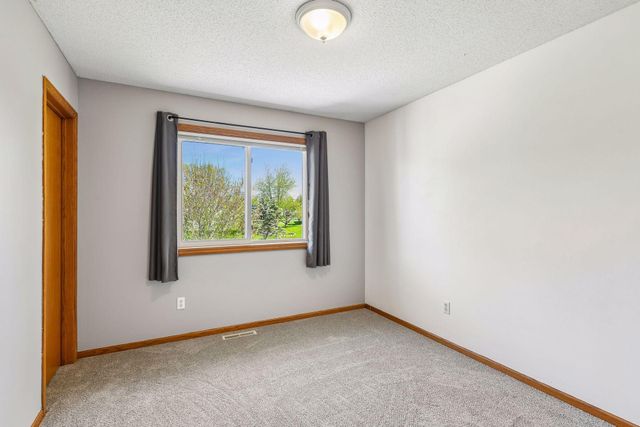1274 Parkside Lane, Waconia, MN 55387