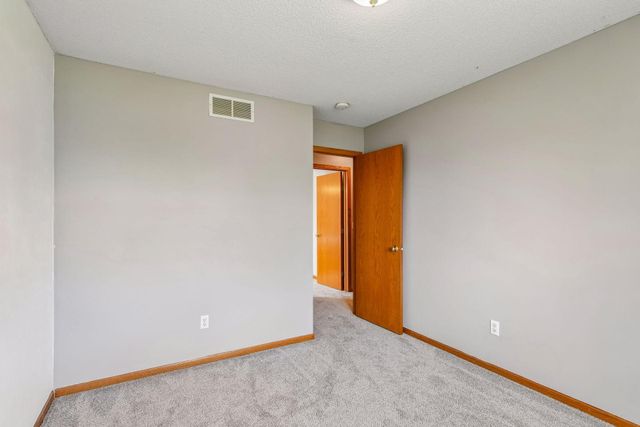 1274 Parkside Lane, Waconia, MN 55387