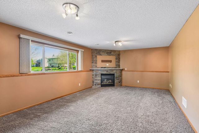 1274 Parkside Lane, Waconia, MN 55387
