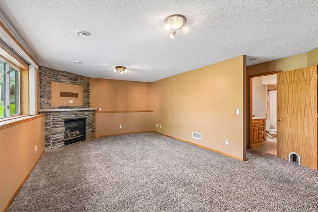 1274 Parkside Lane, Waconia, MN 55387