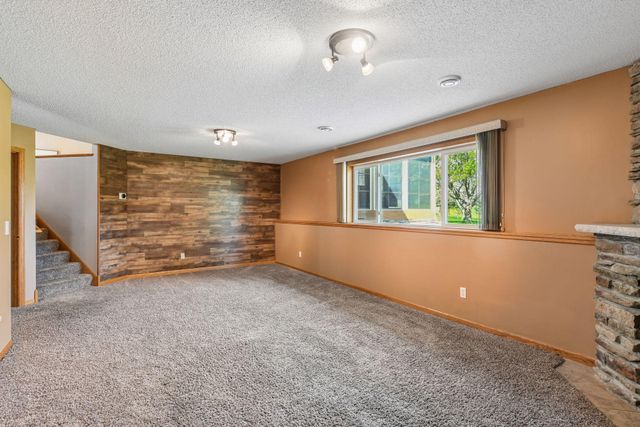1274 Parkside Lane, Waconia, MN 55387