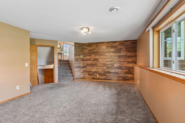 1274 Parkside Lane, Waconia, MN 55387