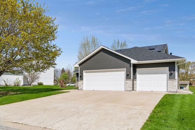 1274 Parkside Lane, Waconia, MN 55387
