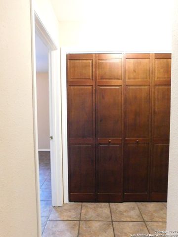 525 Cherry Ridge, Floresville, TX 78114