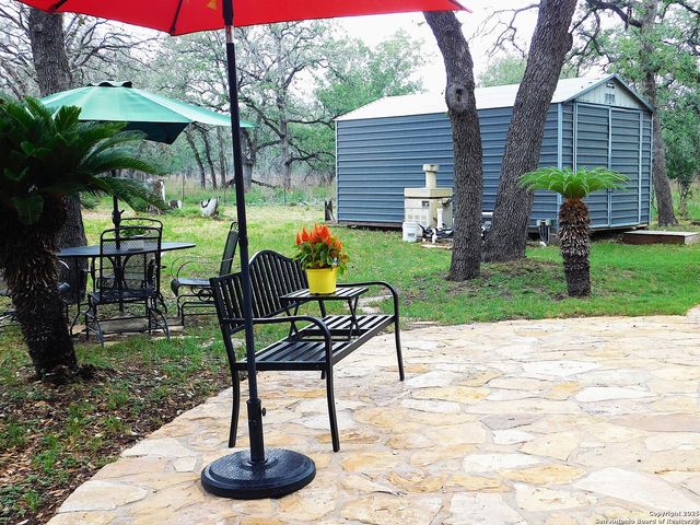 525 Cherry Ridge, Floresville, TX 78114
