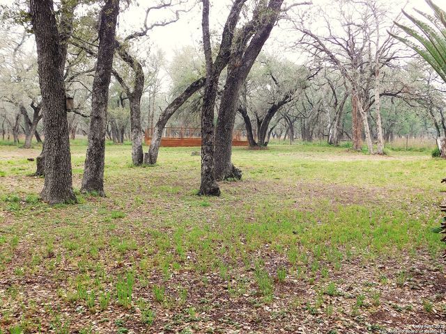525 Cherry Ridge, Floresville, TX 78114