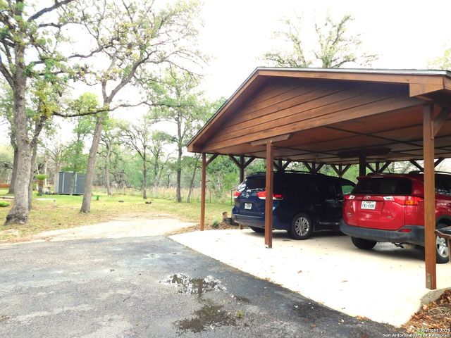 525 Cherry Ridge, Floresville, TX 78114