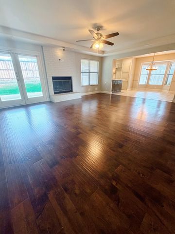 5720 Sterling Green Trail, Arlington, TX 76017