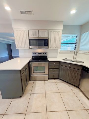 5720 Sterling Green Trail, Arlington, TX 76017