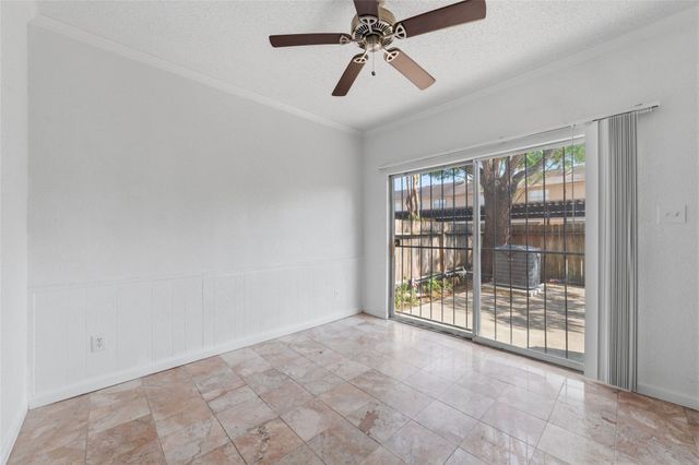 7700 Creekbend Drive 70, Houston, TX 77071