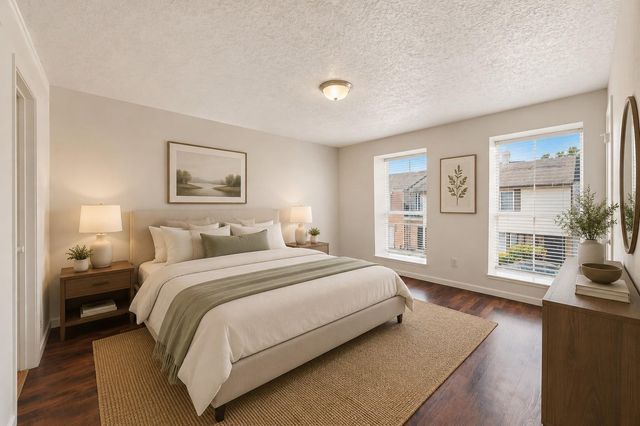 7700 Creekbend Drive 70, Houston, TX 77071