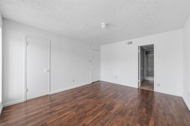 7700 Creekbend Drive 70, Houston, TX 77071
