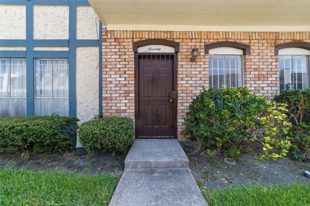 7700 Creekbend Drive 70, Houston, TX 77071