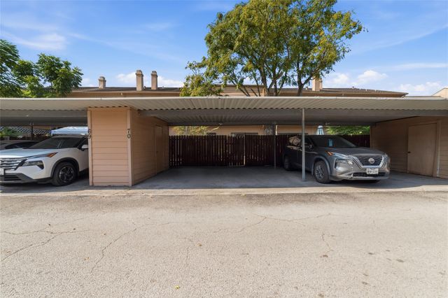 7700 Creekbend Drive 70, Houston, TX 77071