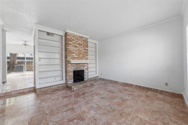 7700 Creekbend Drive 70, Houston, TX 77071