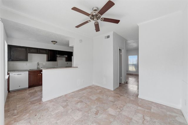 7700 Creekbend Drive 70, Houston, TX 77071
