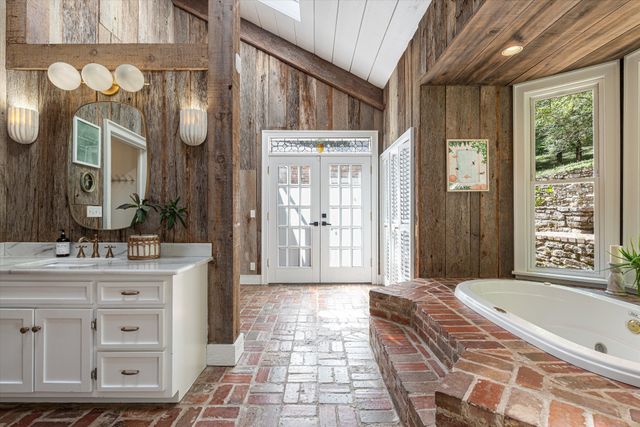 1780 Tyne Blvd, Nashville, TN 37215