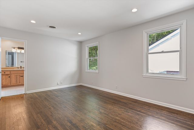 1780 Tyne Blvd, Nashville, TN 37215