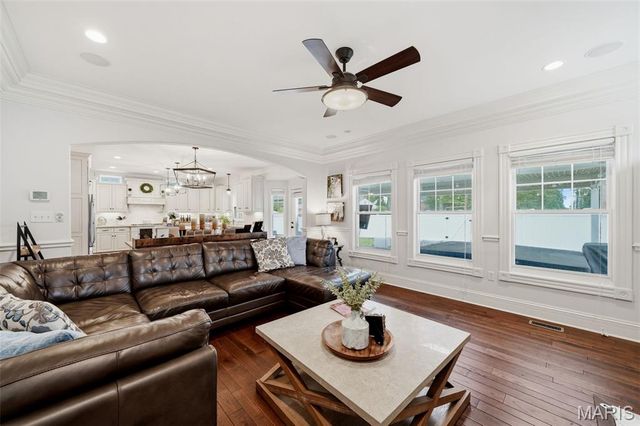 333 Par Lane, Kirkwood, MO 63122