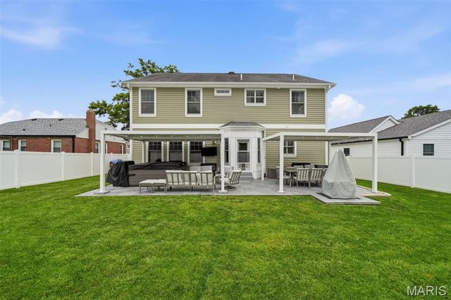 333 Par Lane, Kirkwood, MO 63122