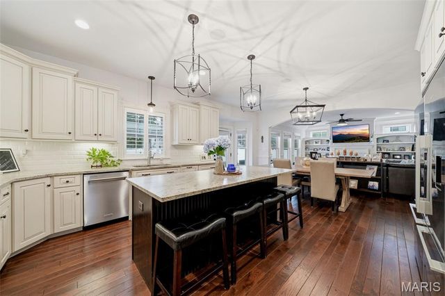 333 Par Lane, Kirkwood, MO 63122