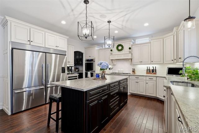 333 Par Lane, Kirkwood, MO 63122
