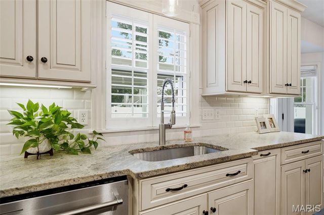 333 Par Lane, Kirkwood, MO 63122