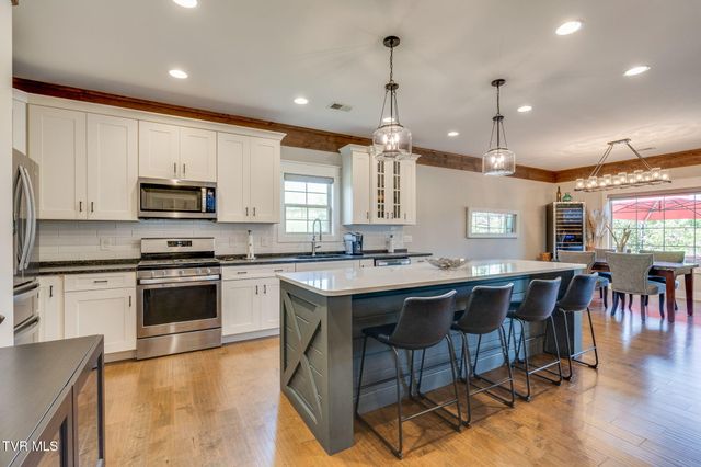 5144 Hester Court, Piney Flats, TN 37686
