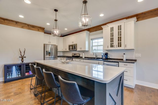 5144 Hester Court, Piney Flats, TN 37686