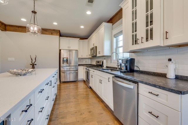 5144 Hester Court, Piney Flats, TN 37686