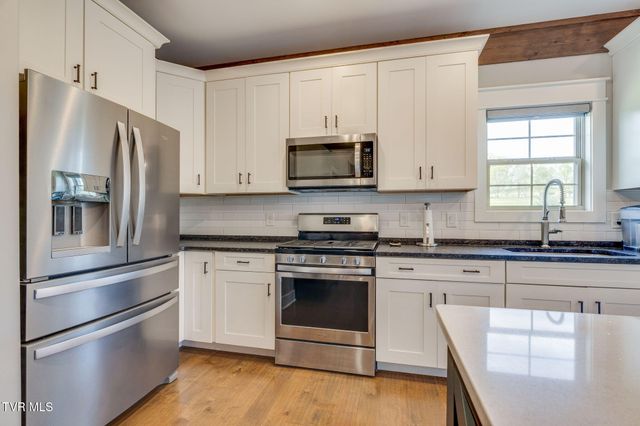 5144 Hester Court, Piney Flats, TN 37686