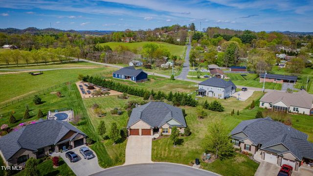 5144 Hester Court, Piney Flats, TN 37686