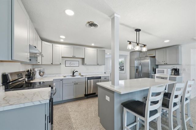 2090 PENNSYLVANIA AVENUE, Englewood, FL 34224