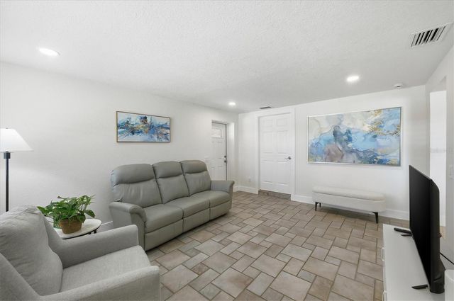 2090 PENNSYLVANIA AVENUE, Englewood, FL 34224